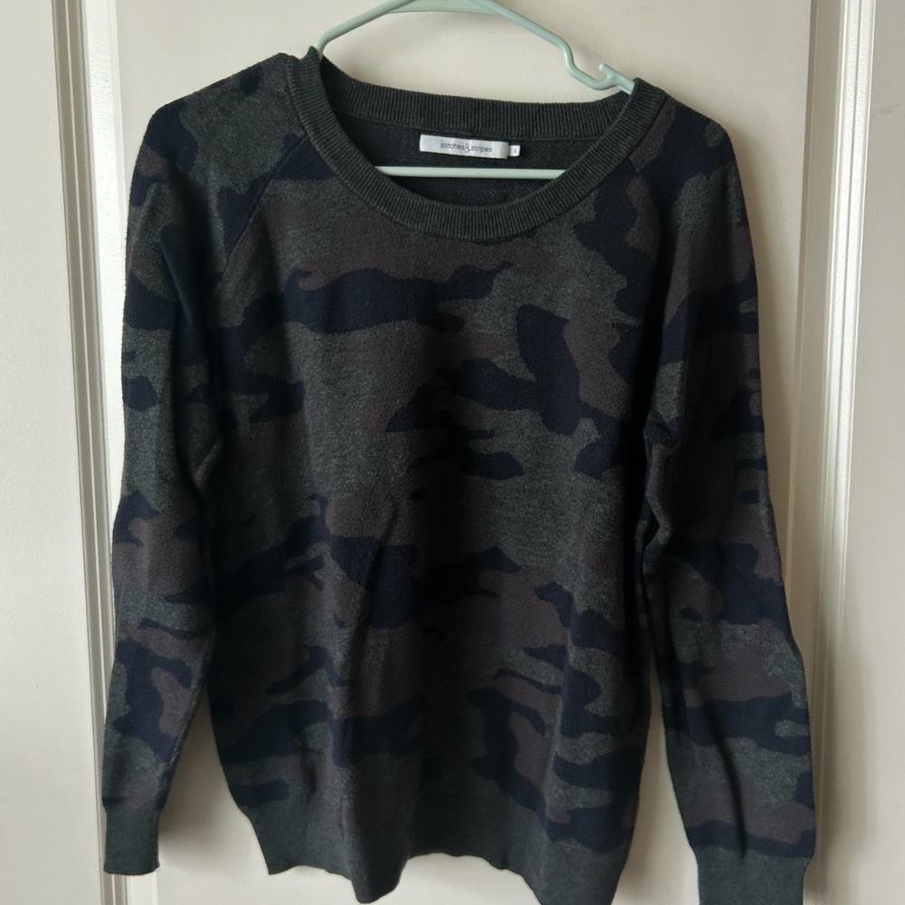 Camo Sweater - High Quality - Size Large